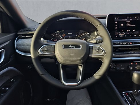 New 2025 Jeep Compass Latitude image 12