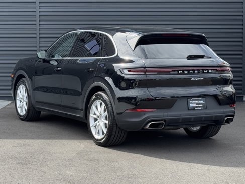Used 2024 Porsche Cayenne image 3