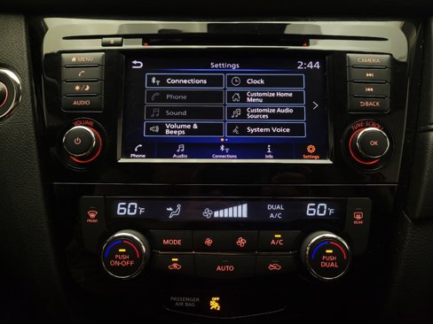 Used 2019 Nissan Rogue SV image 25