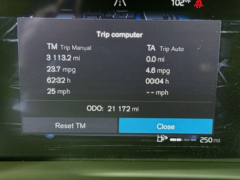 Used 2022 Volvo XC60 B5 Momentum image 12