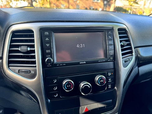 Used 2012 Jeep Grand Cherokee Laredo image 12