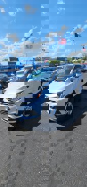 Used 2022 Chevrolet Trax LT w/ LT Convenience Package image 3