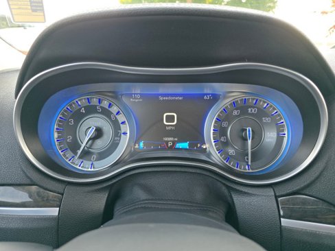 Used 2017 Chrysler 300 C w/ Safetytec Plus Group image 40