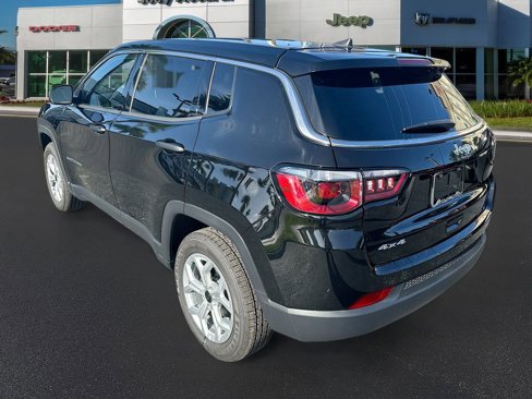 New 2025 Jeep Compass Sport image 5