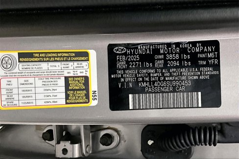 Certified 2025 Hyundai Elantra SE image 33