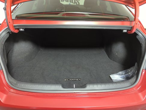 Used 2023 Hyundai Elantra SEL image 18