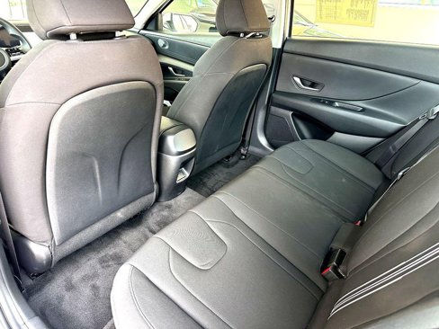 Used 2024 Hyundai Elantra SEL image 25
