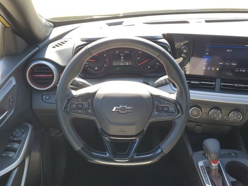 Certified 2024 Chevrolet Trax RS w/ Driver Confidence Package image 11