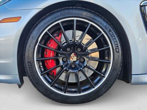Used 2014 Porsche Panamera GTS image 24
