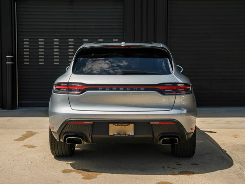 Certified 2025 Porsche Macan image 8