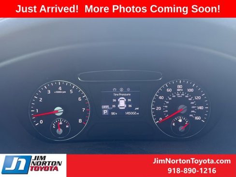Used 2019 Kia Sorento LX image 9