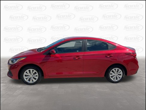 Used 2021 Hyundai Accent SE image 2