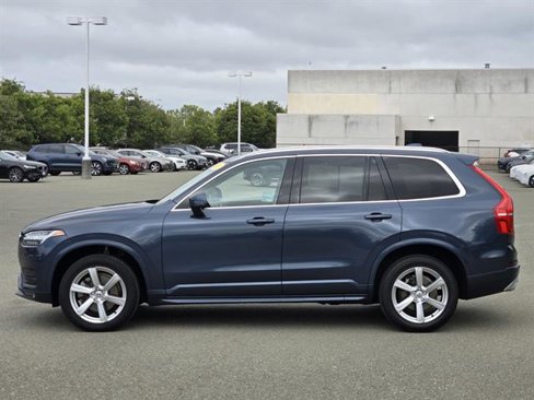 Certified 2021 Volvo XC90 T6 Momentum image 8