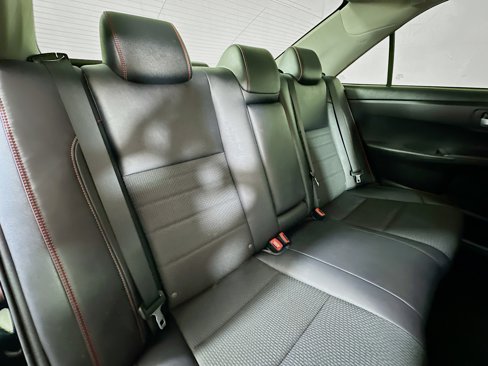 Used 2017 Toyota Camry SE image 24