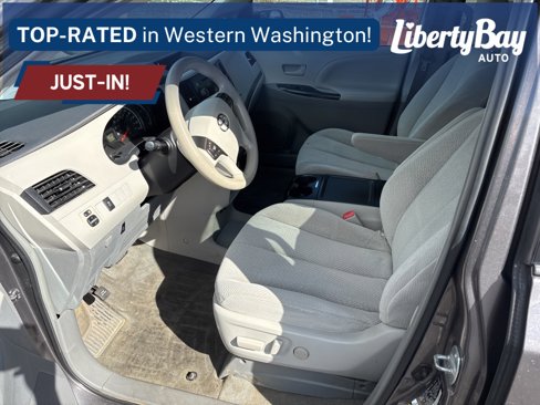 Used 2014 Toyota Sienna LE image 5