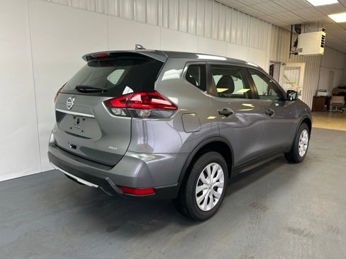 Used 2019 Nissan Rogue S image 3