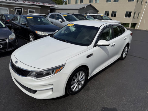 Used 2018 Kia Optima LX w/ 17" Alloy Wheels Package image 2