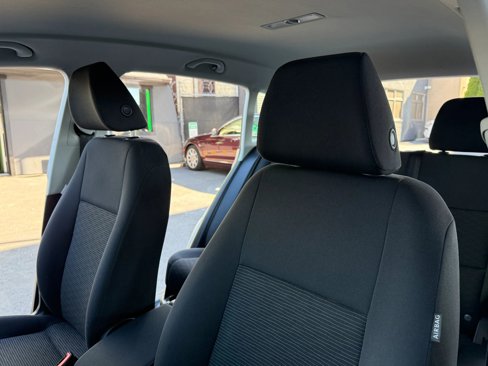 Used 2015 Volkswagen Tiguan S image 12