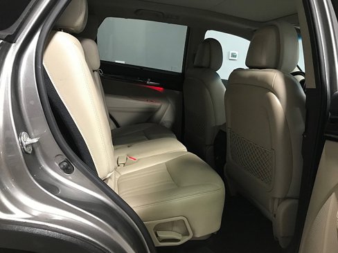 Used 2014 Kia Sorento EX w/ EX V6 Touring Package image 16