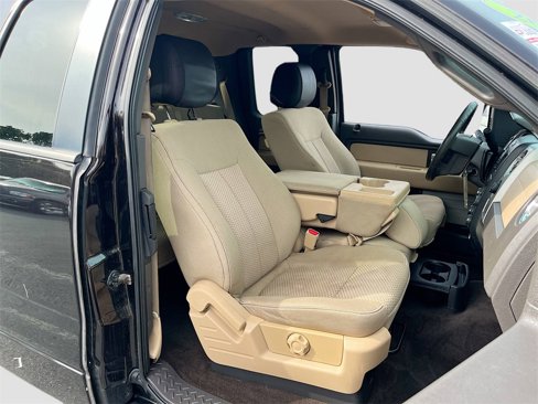 Used 2014 Ford F150 XLT w/ XLT Chrome Package image 24