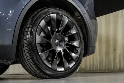 Used 2020 Tesla Model Y Long Range image 47