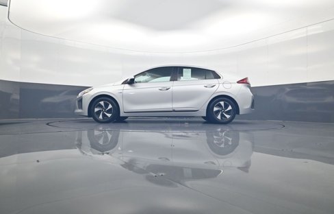 Used 2019 Hyundai Ioniq SEL image 28