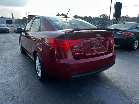 Used 2011 Kia Forte EX w/ Premium Pkg image 5