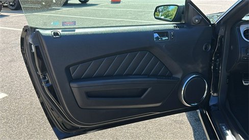 Used 2012 Ford Mustang GT Premium image 9