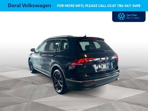 Used 2023 Volkswagen Tiguan SE image 6