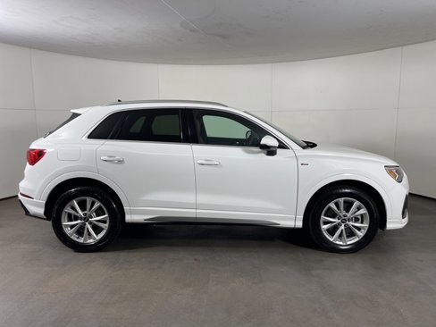 Used 2022 Audi Q3 2.0T Premium Plus w/ Premium Plus Package image 8