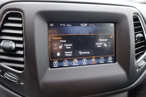 Used 2019 Jeep Compass Latitude w/ Cold Weather Group image 17
