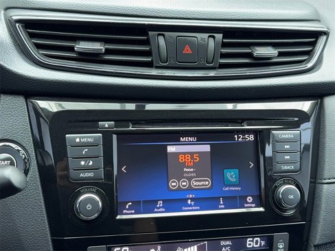 Used 2018 Nissan Rogue SV image 24