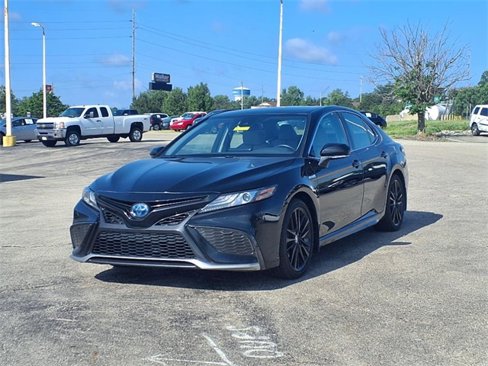 Used 2021 Toyota Camry XSE image 7