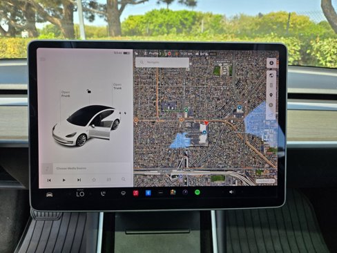 Used 2020 Tesla Model 3 Standard Range Plus image 9