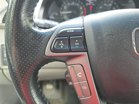 Used 2012 Honda Odyssey EX-L image 18