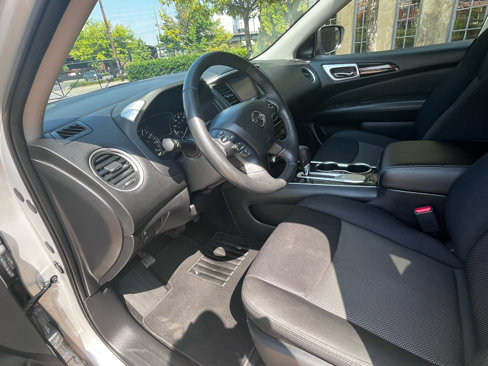 Used 2018 Nissan Pathfinder SV w/ SV Tech Package image 35