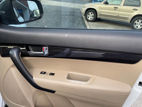 Used 2011 Kia Sorento LX w/ Convenience Pkg image 25