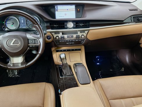 Used 2017 Lexus ES 300h image 27