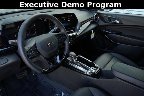 Used 2025 Chevrolet Trax RS w/ Driver Confidence Package image 2