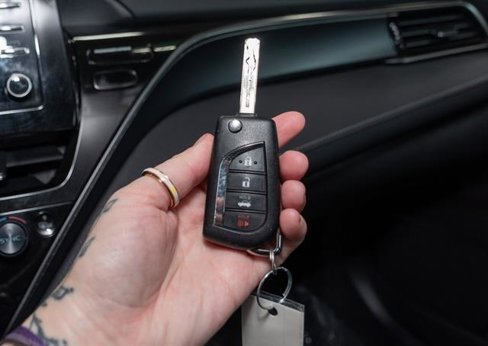 Used 2022 Toyota Camry SE image 12