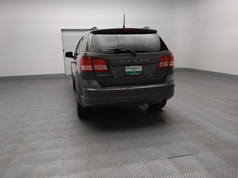 Used 2020 Dodge Journey SE w/ SE Popular Equipment Group image 6
