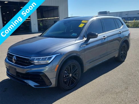 Used 2022 Volkswagen Tiguan SE R-Line image 3
