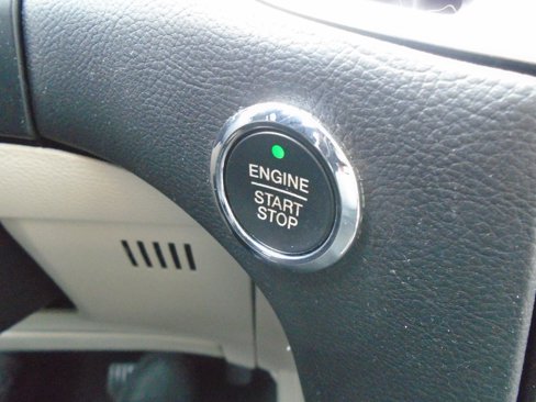 Used 2015 Ford Edge Titanium w/ Technology Package image 17