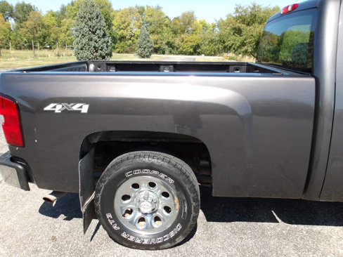 Used 2010 Chevrolet Silverado 1500 W/T image 32