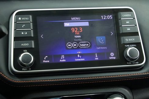Used 2018 Nissan Kicks SR image 14