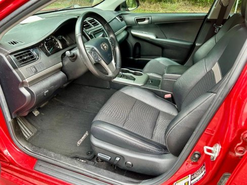 Used 2012 Toyota Camry SE image 10