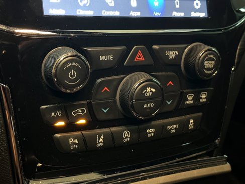 Certified 2021 Jeep Grand Cherokee Laredo X image 20