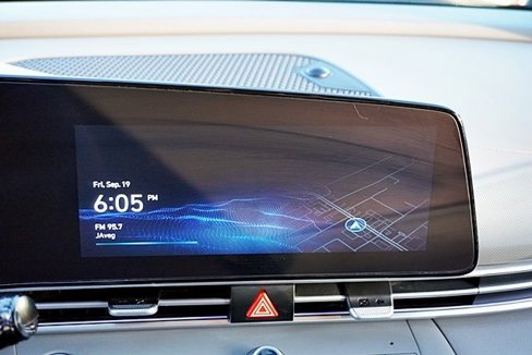 Certified 2024 Hyundai Elantra SEL image 23