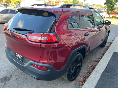 Used 2017 Jeep Cherokee Sport image 7