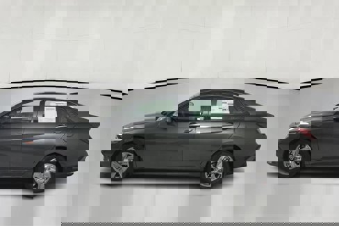 New 2025 Hyundai Elantra SE image 4